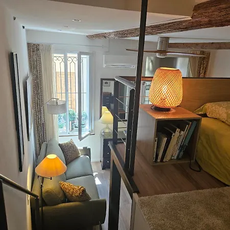 Beau Au Coeur De A Vieille Apartman *